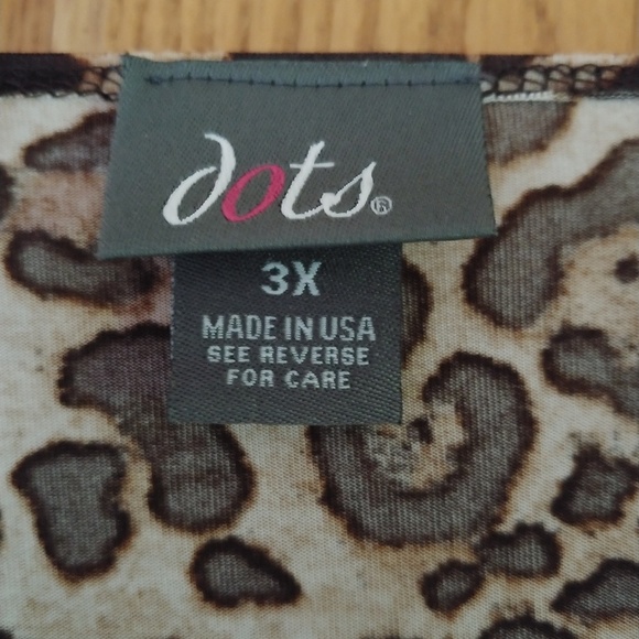 3/4 sleeve leopard print top. - Picture 2 of 7